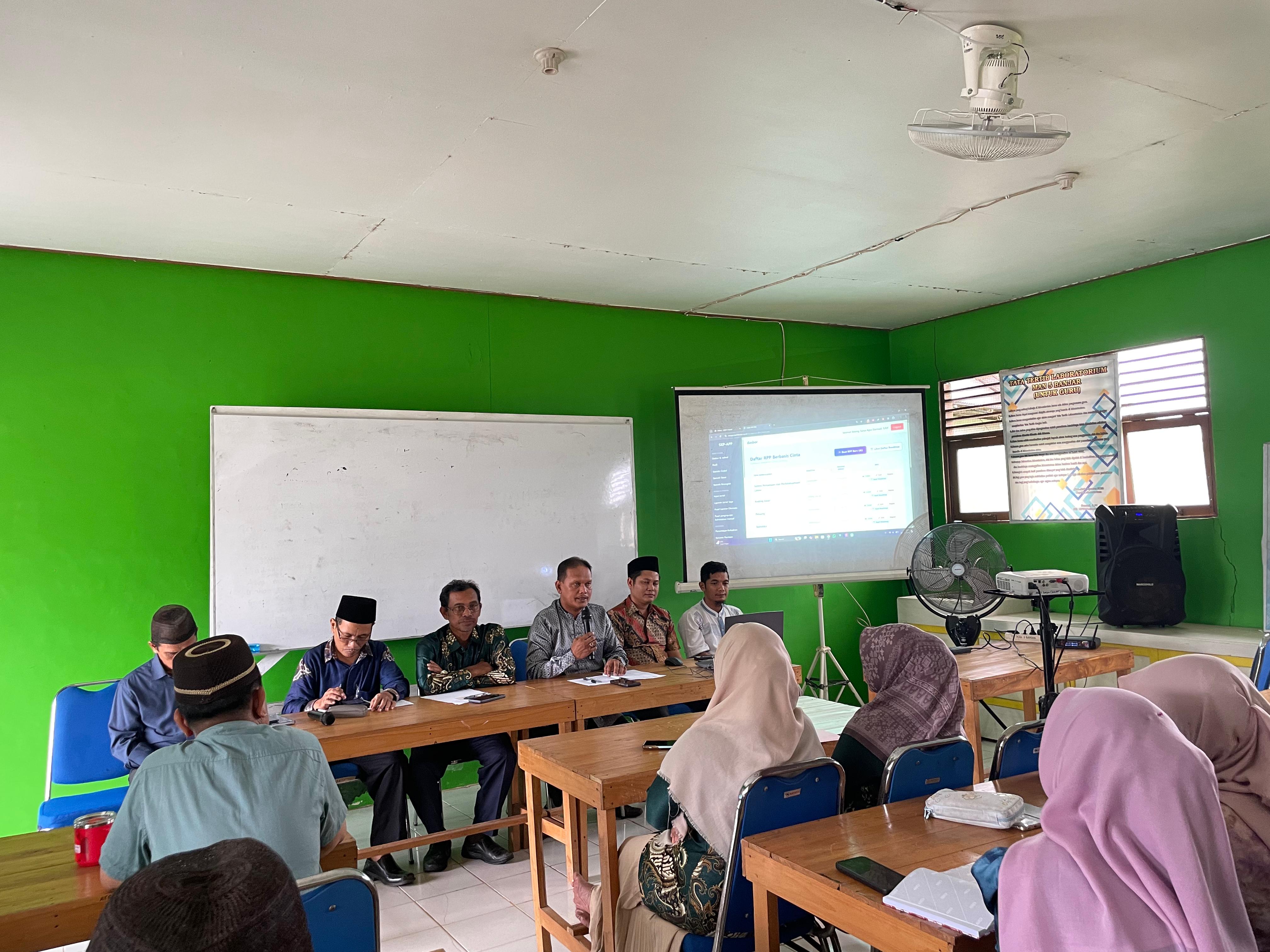 Rapat internal Bulan Februari